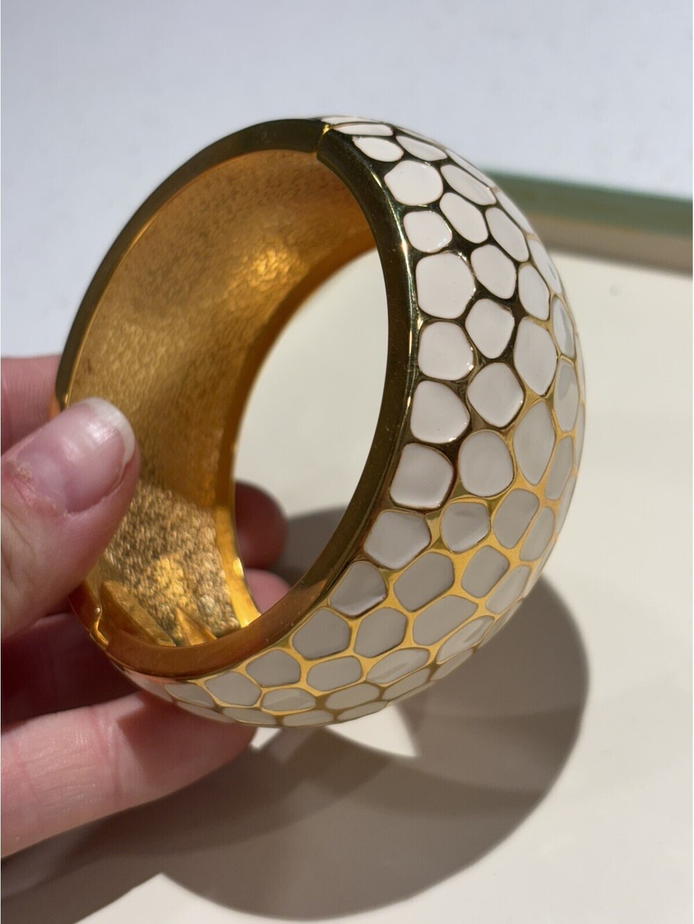 Vintage 1970s Gold-tone White Enamel Honey Comb Patterns Bangle Bracelet